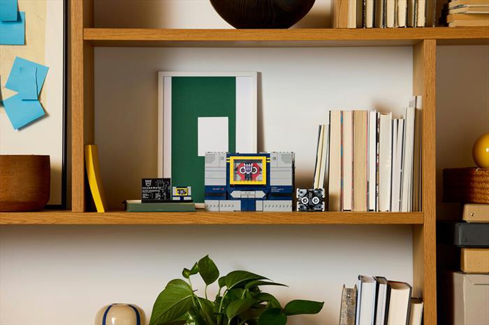 Immagine del prodotto LEGO - ICONS Transformers: Soundwave 10358