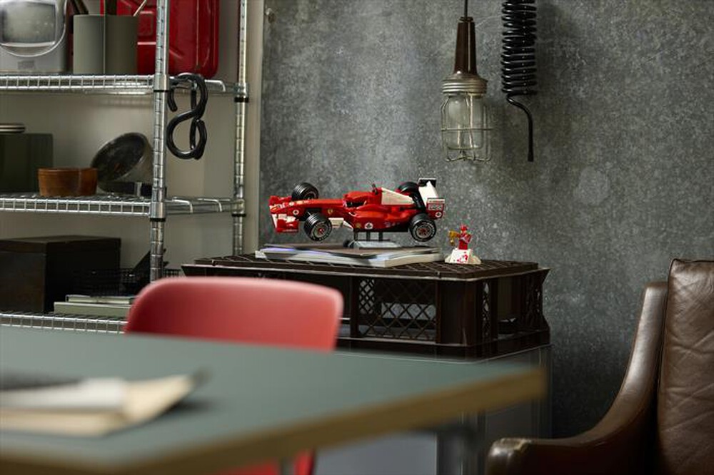 Immagine del prodotto LEGO - ICONS Ferrari F2004 e Michael Schumacher - 11375