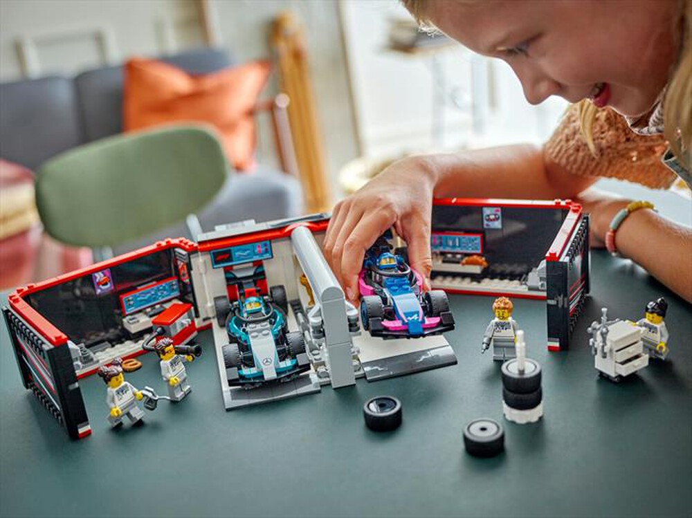 Immagine del prodotto LEGO - CITY F1 Garage con Mercedes-AMG e Alpine F1&reg; 60444