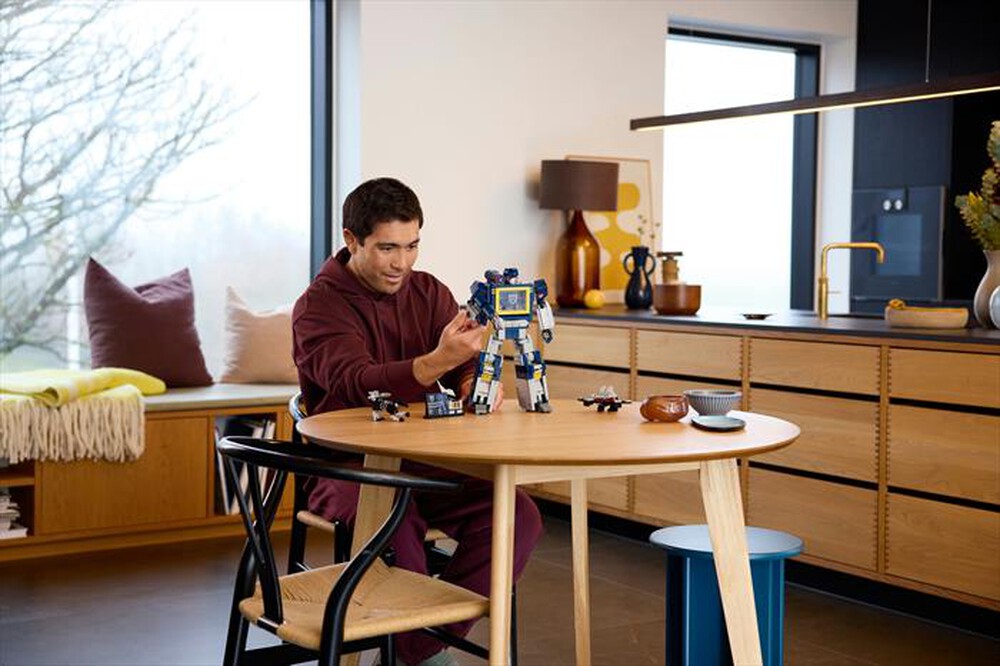 Immagine del prodotto LEGO - ICONS Transformers: Soundwave 10358