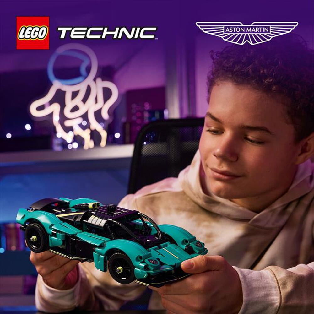 "LEGO - TECHNIC Aston Martin Valkyrie - 42208"