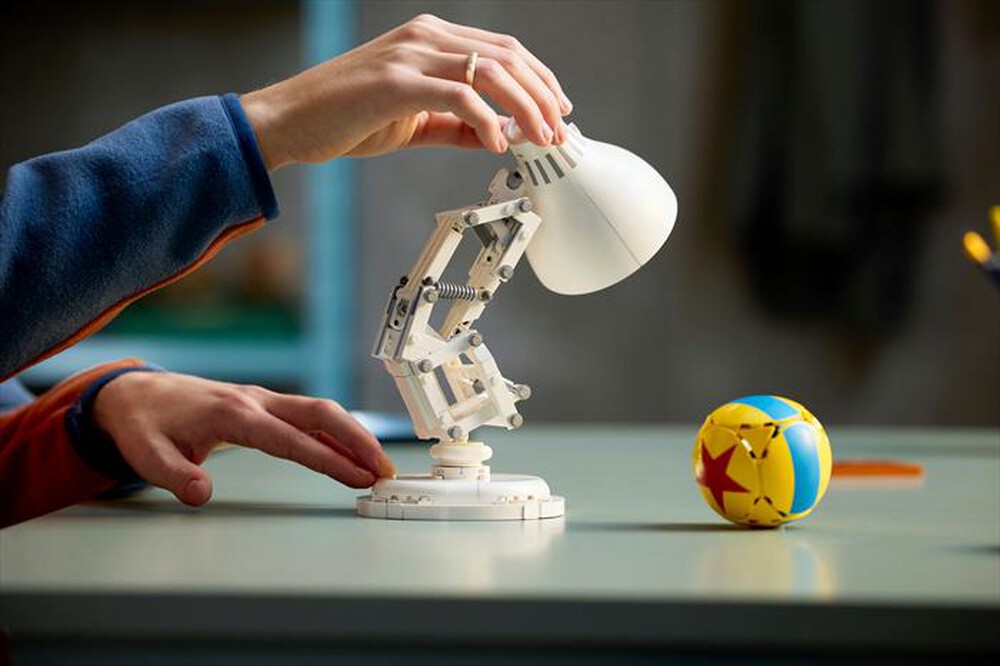 "LEGO - IDEAS Disney Pixar Luxo Jr. - 21357"