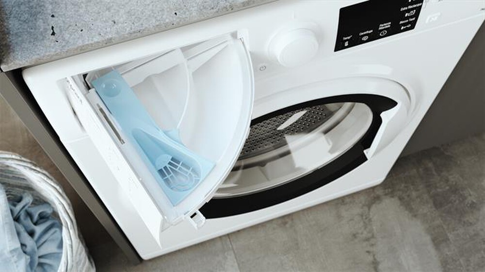 "HOTPOINT ARISTON - Lavatrice slim EU RSSG 7 W IT N 7 Kg Classe D"