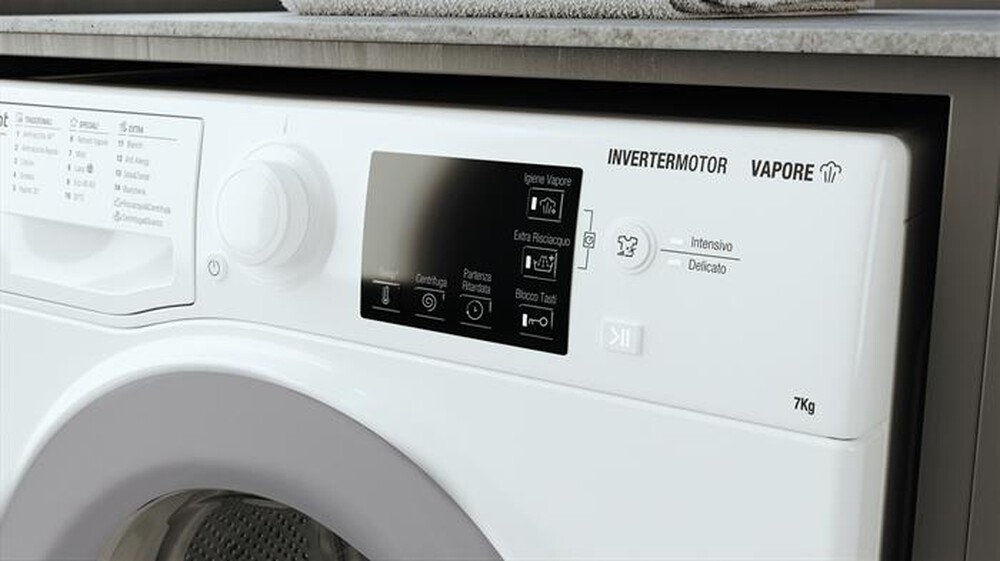"HOTPOINT ARISTON - Lavatrice EU RSSG 725 S IT 7 Kg Classe B"