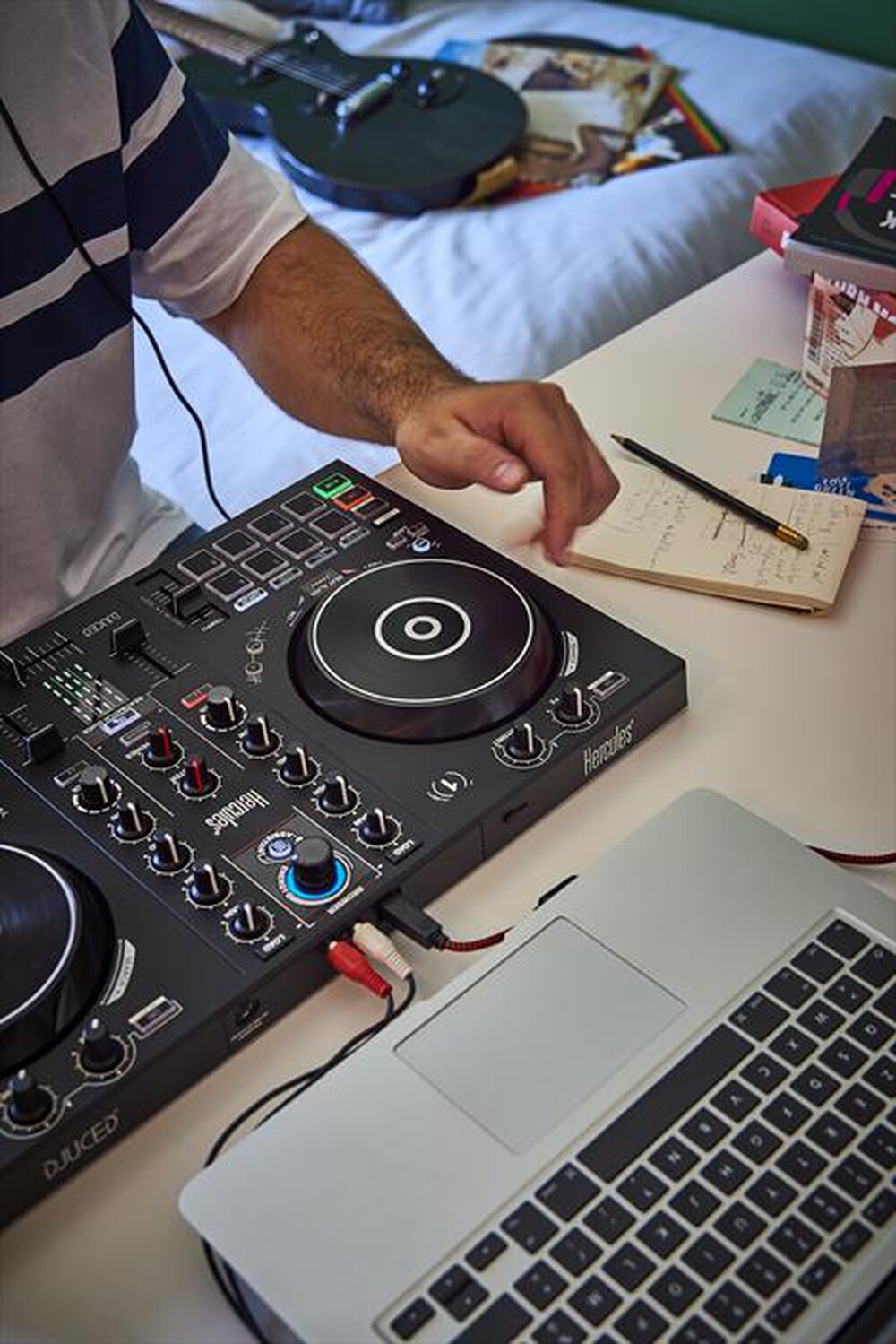 "HERCULES - DJ Control Inpulse 300"