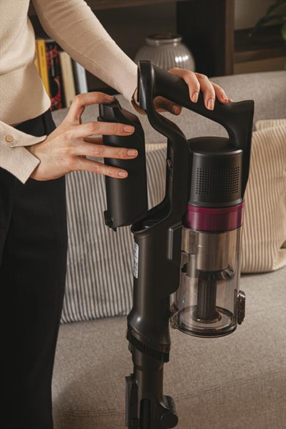"HOOVER - Aspirapolvere ricaricabile HF1P10HX 011-Magenta"
