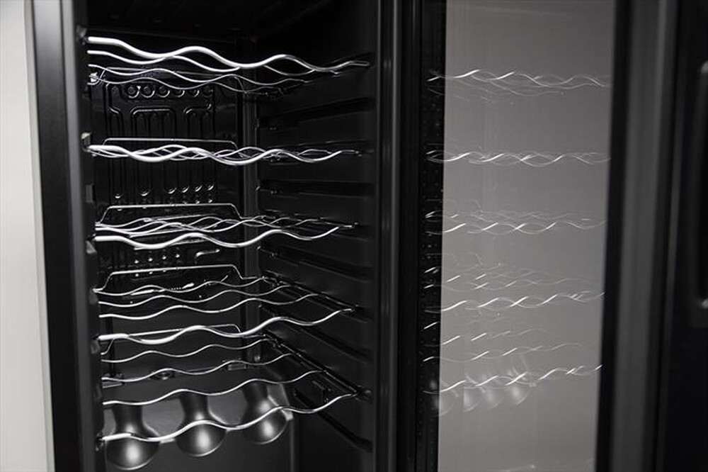 Immagine del prodotto MELCHIONI FAMILY - Cantinetta VERMENTINO 18 C Classe G 18 bottiglie-nero