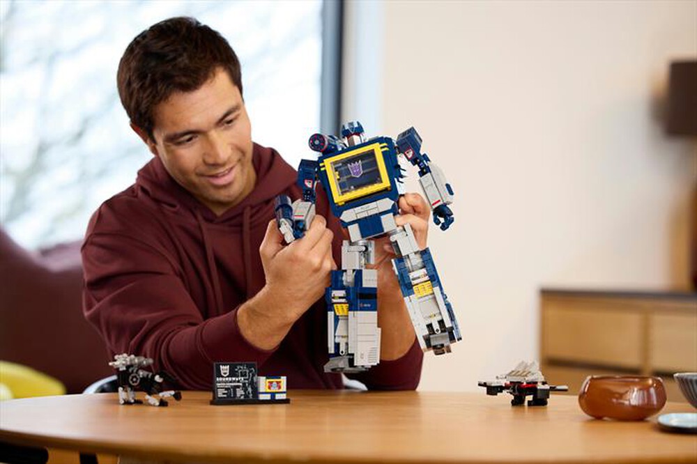 Immagine del prodotto LEGO - ICONS Transformers: Soundwave 10358