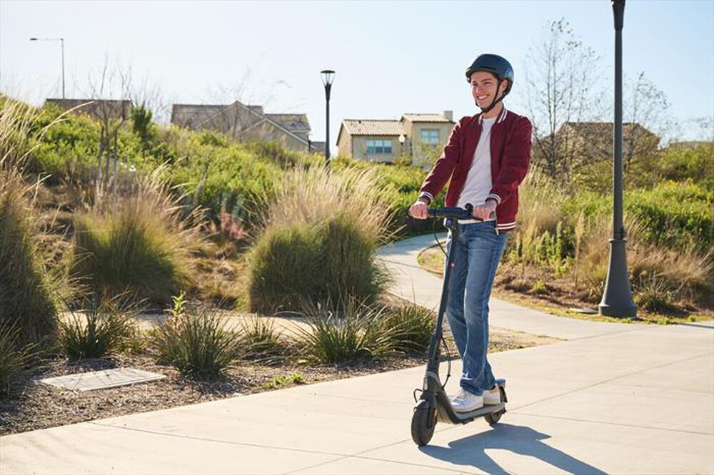 "SEGWAY - Monopattino elettrico NINEBOT E2 PLUS E II-Nero"