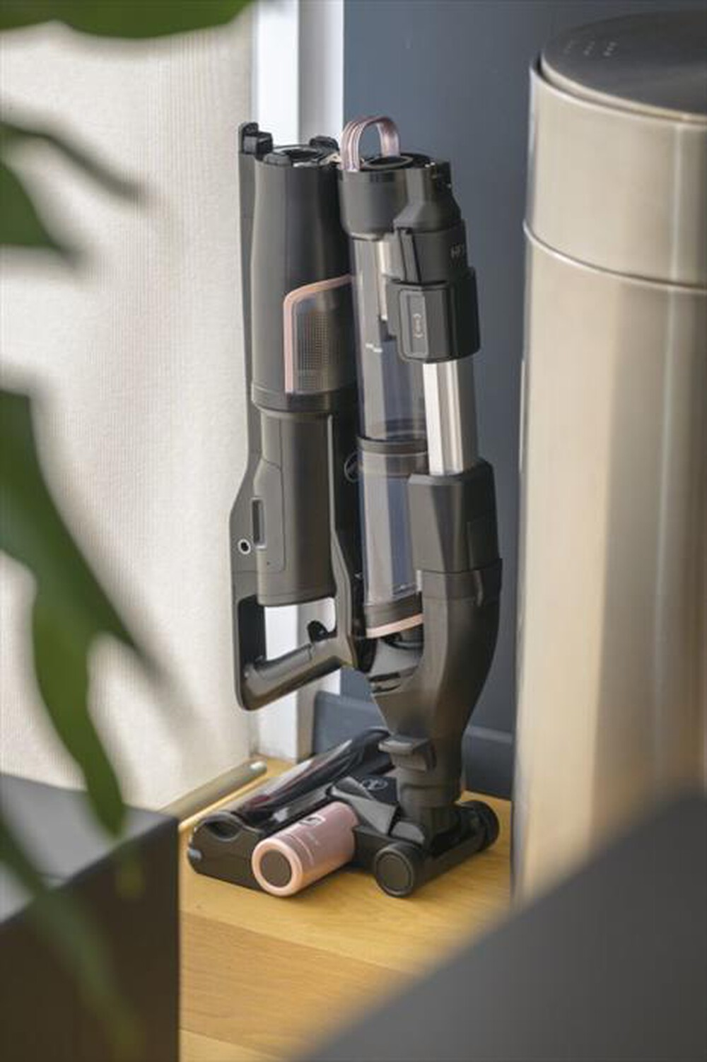 Immagine del prodotto HOOVER - Aspirapolvere ricaricabile HFX10P 011-Nero