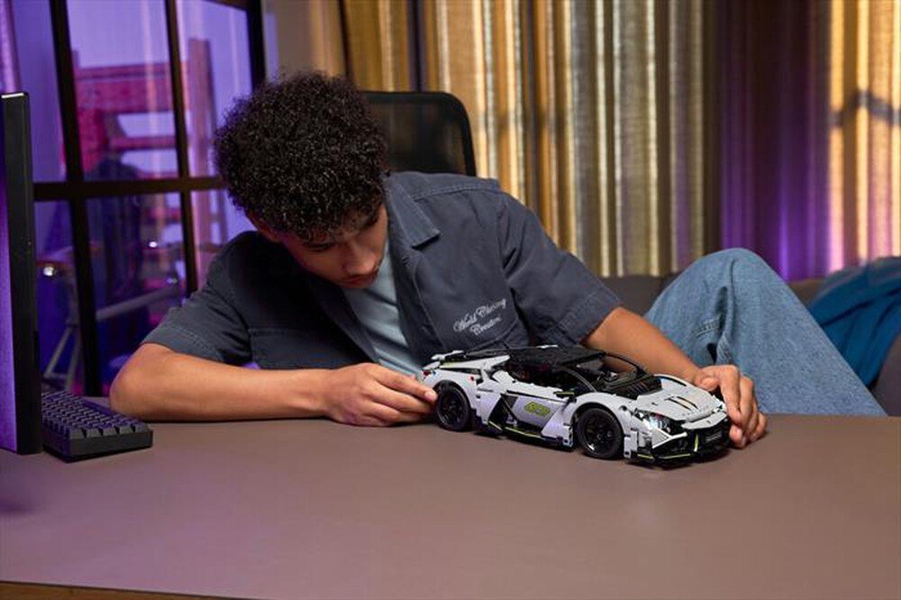 Immagine del prodotto LEGO - TECHNIC SuperSports Car Lamborghini Revuelto 42214