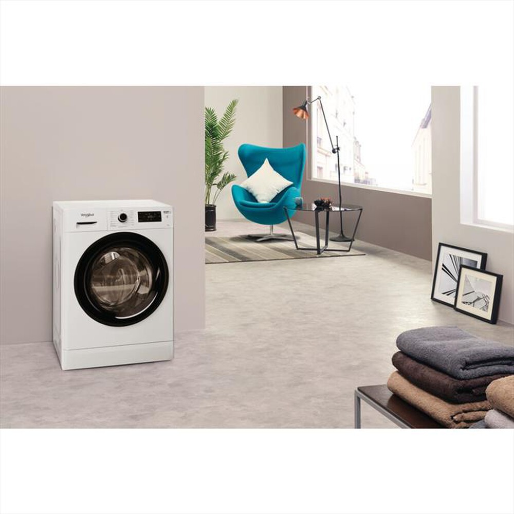 "WHIRLPOOL - Lavatrice slim FWSG 61251 B IT N 6 Kg Classe F"