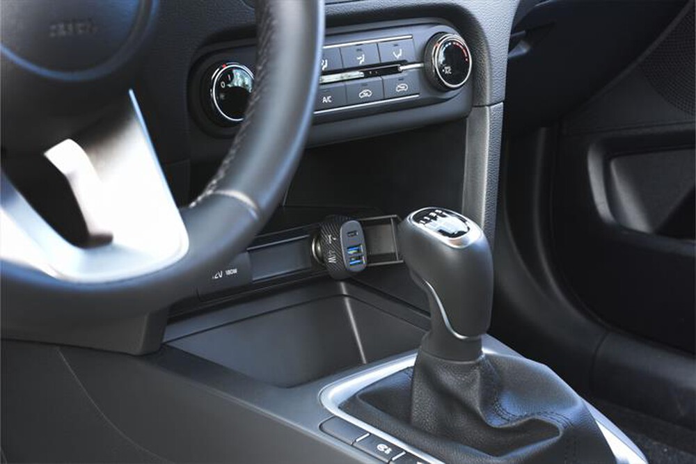 "CELLULARLINE - CAR MULTIPOWER TRIO-Black"