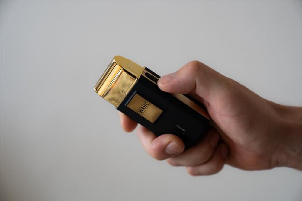 Immagine del prodotto WAHL - Rasoio ricaricabile TRAVEL SHAVER-Nero/Oro