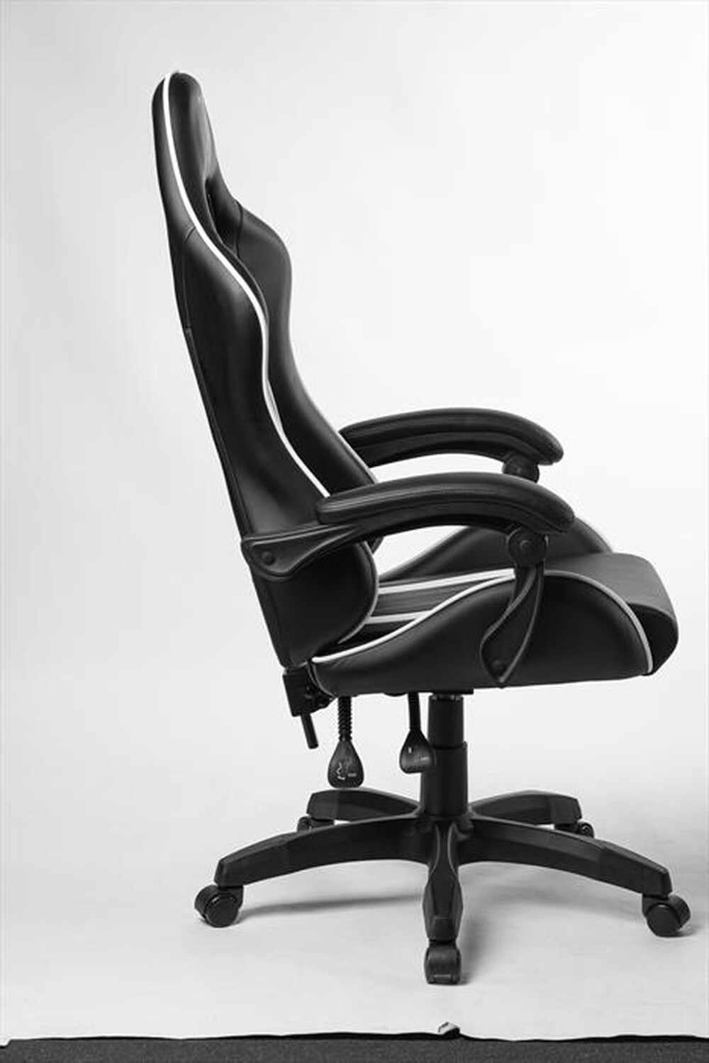 "QUBICK - GAMING CHAIR JUVENTUS FINO ALLA FINE-BIANCO/NERO"