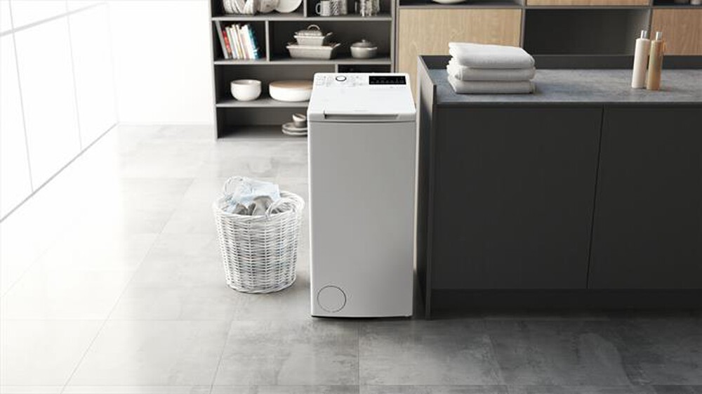 "HOTPOINT ARISTON - Lavatrice WMTG 626BS IT 6 Kg Classe A"
