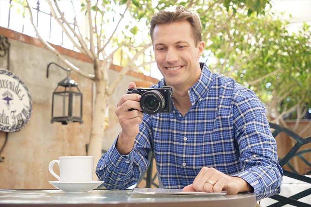 "SONY - Alpha ILCE6000LB-black"