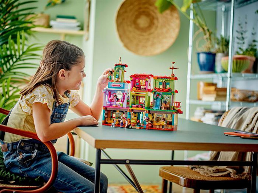 Immagine del prodotto LEGO - DISNEY CLASSIC La magica casa dei Madrigal 43245