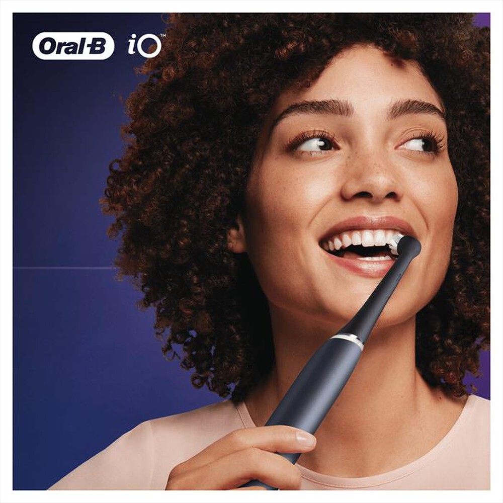 "ORAL-B - Testine di ricambio IO ULTIMATE CLEAN, 4 PEZZI-Nero"