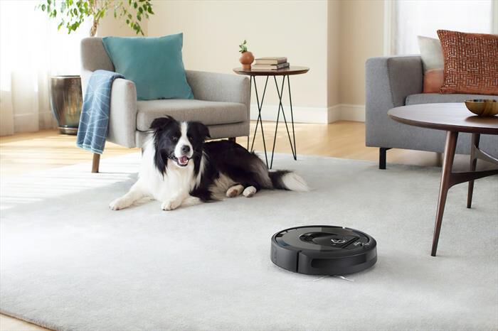 iROBOT - ROOMBA I7+ (I7558)-Black | Euronics