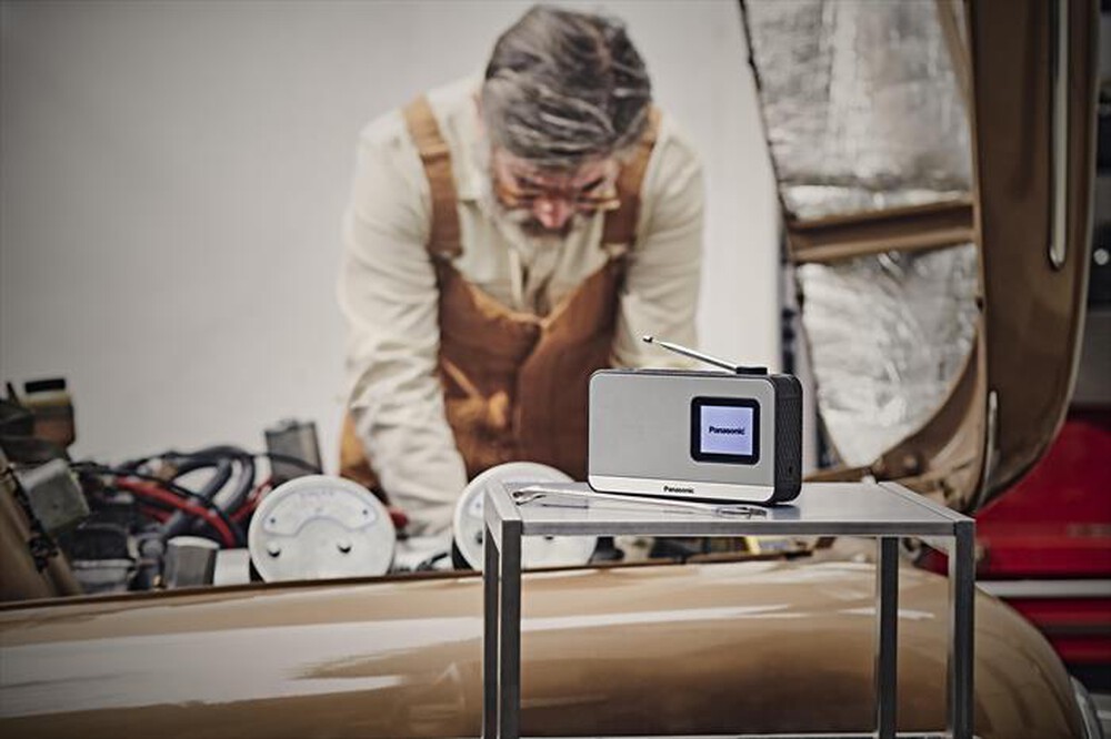 Immagine del prodotto PANASONIC - Radio Portatile FM/DAB+, Bluetooth RF-D15-SIlver/Nero