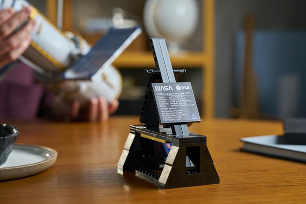 Immagine del prodotto LEGO - ICONS Telescopio spaziale Hubble - 11382