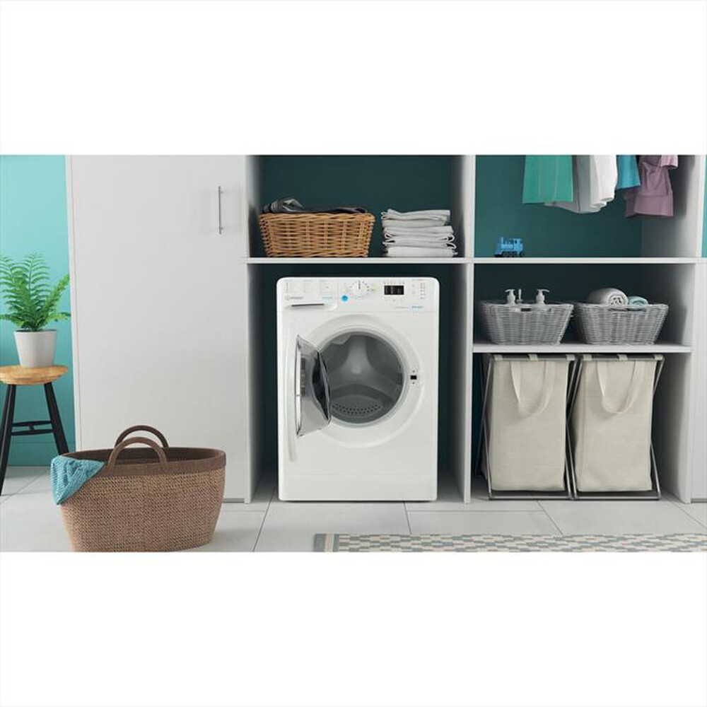 "INDESIT - Lavatrice BWA 81284X W IT N 8 Kg Classe C"