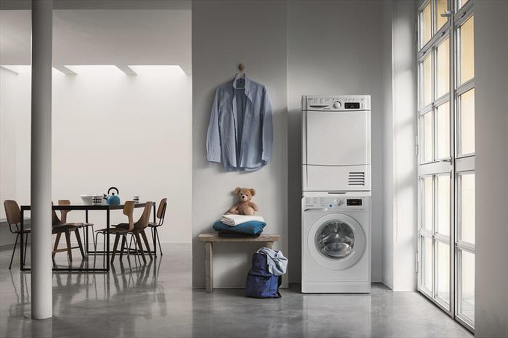 "WHIRLPOOL - Lavatrice BWE 71283X W IT N 7 Kg Classe D"