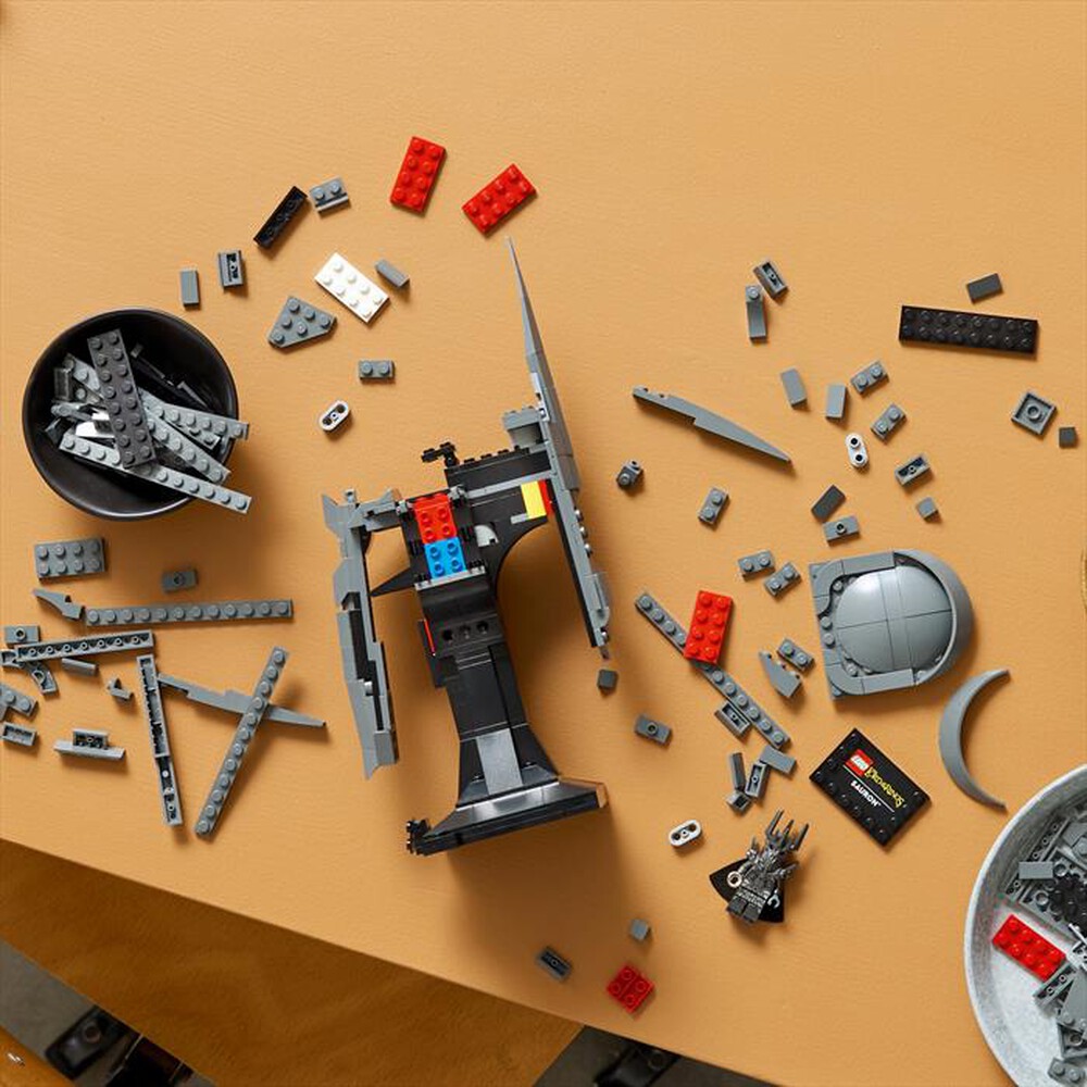 Immagine del prodotto LEGO - ICONS Signore degli Anelli: Elmo di Sauron - 11373-Multicolore