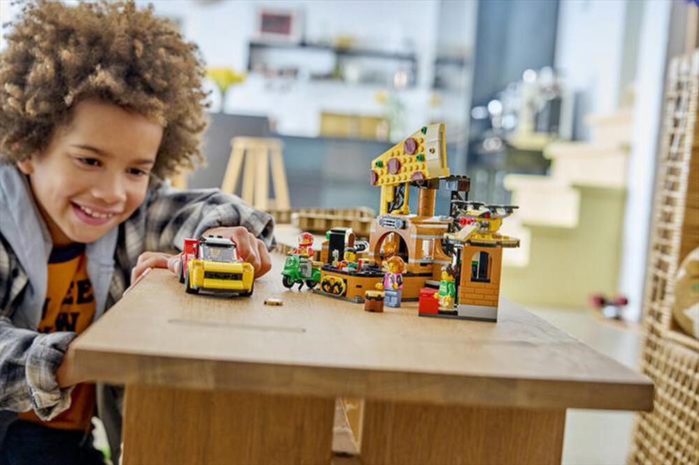 Immagine del prodotto LEGO - CITY Centro di consegna pizze con veicoli - 60496