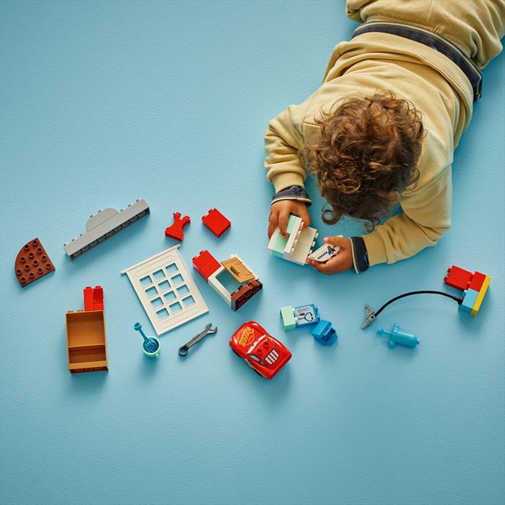 Immagine del prodotto LEGO - DUPLO Visita di McQueen all&rsquo;officina di Doc 10456