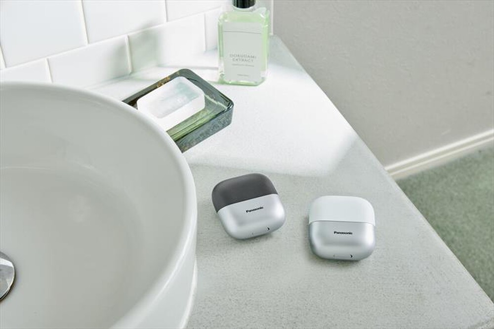 Immagine del prodotto PANASONIC - Rasoio compatto 3 lame ES-CM3B-Nero/Silver