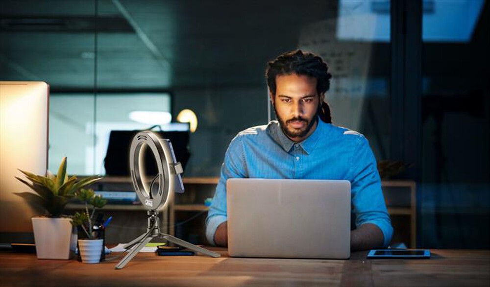 Immagine del prodotto CELLULARLINE - SELFIERINGK Treppiede con anello led per selfie-Nero