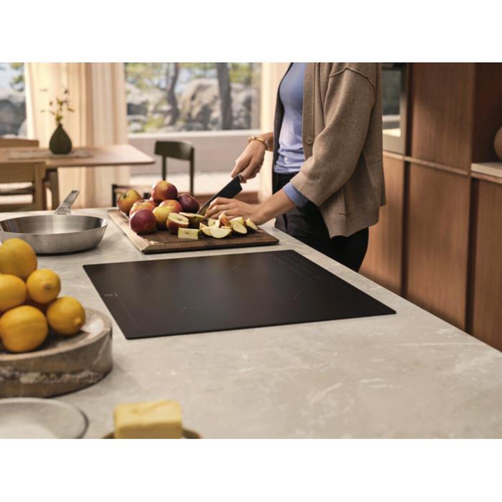 Immagine del prodotto ELECTROLUX - Piano cottura elettrico EIV83443CT 78cm-Nero opaco