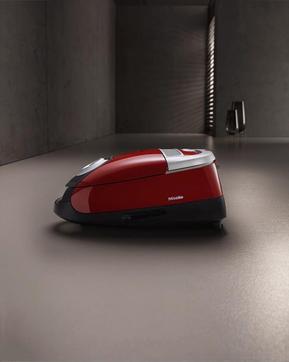 "MIELE - Aspirapolvere a traino COMPLETEC2TANGOPOWERLINE-Rosso mango"
