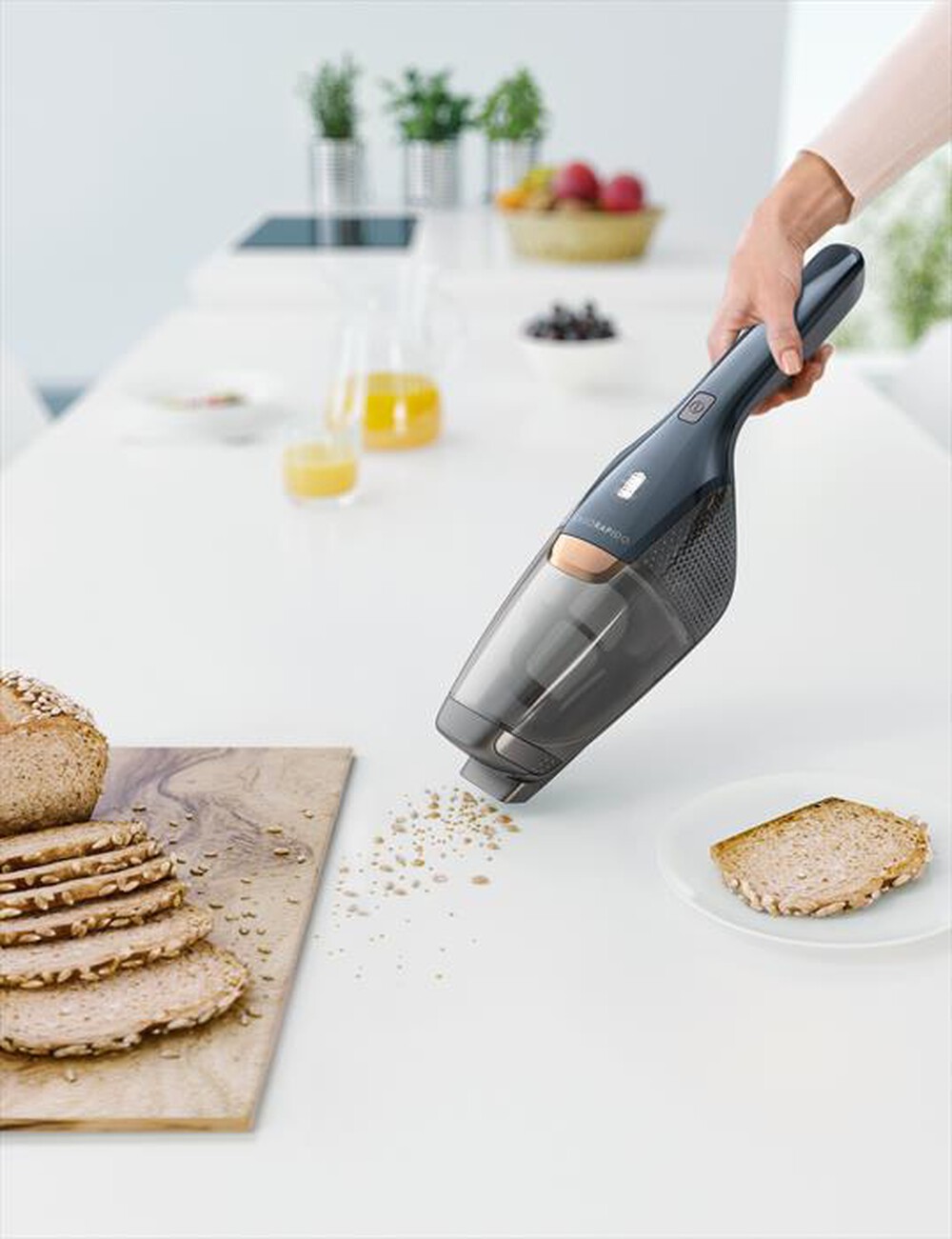 Immagine del prodotto ELECTROLUX - Scopa ricaricabile senza sacco senza filo EERC75DB-Denim Blue