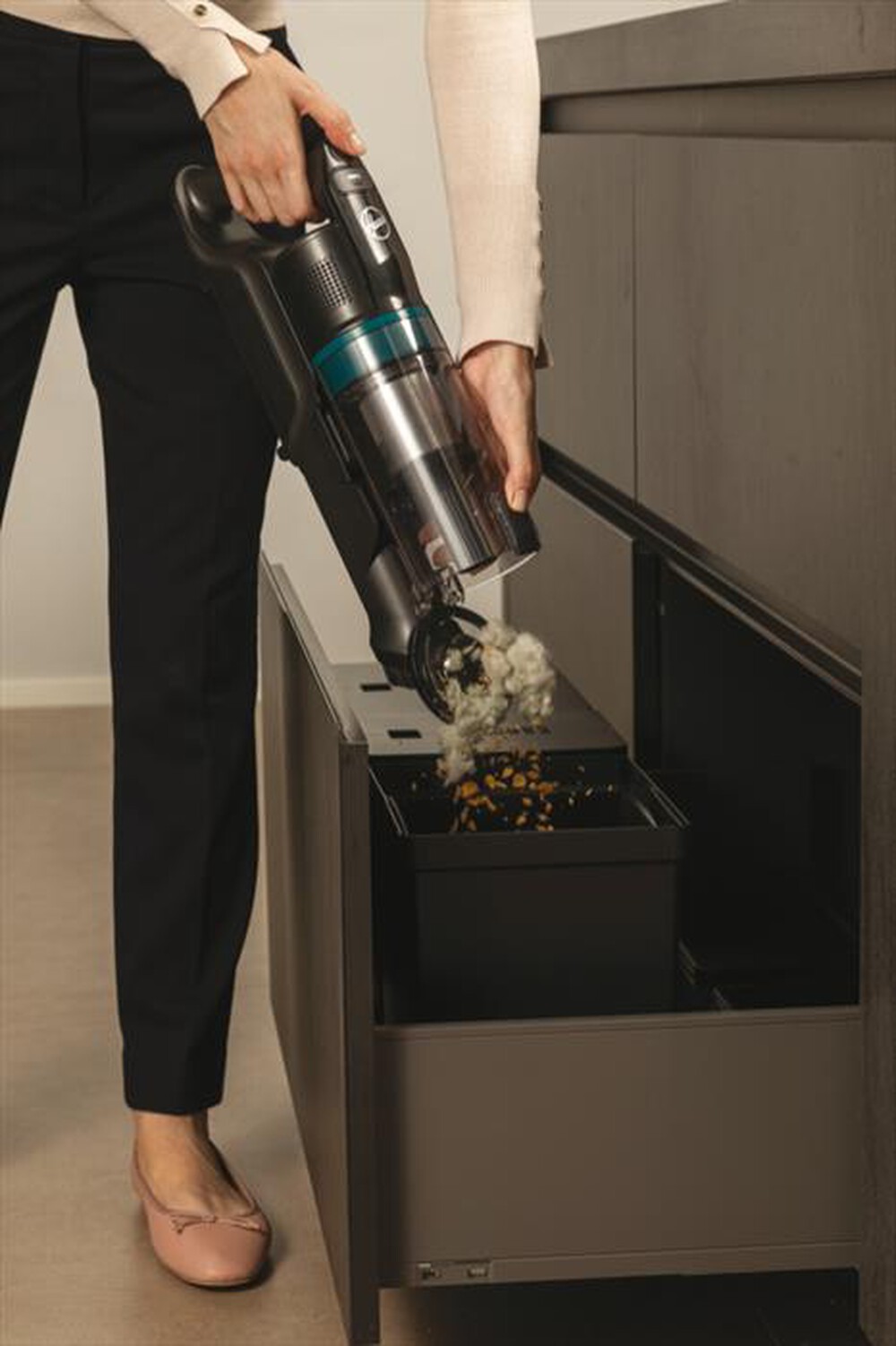 "HOOVER - ASPIRAPOLVERE RICARICABILE HOOVER HF1 P10-Black,Blue"