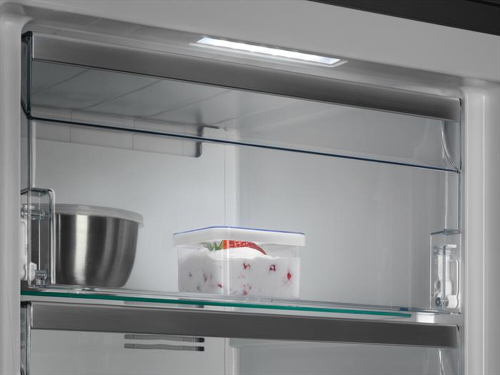 Immagine del prodotto AEG - Congelatore verticale OAG7M281DX Classe D 278 lt-Inox antimpronta