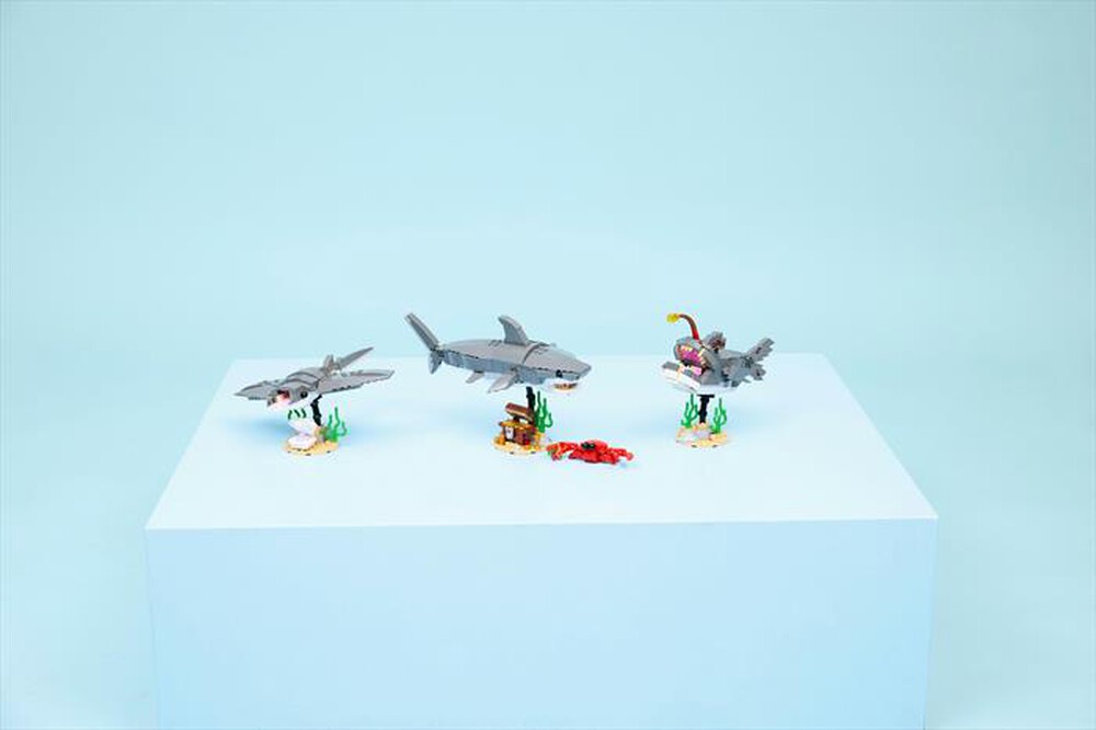 Immagine del prodotto LEGO - CREATOR 3IN1 Squalo con scrigno del tesoro - 31381