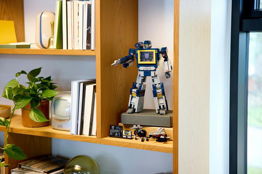 Immagine del prodotto LEGO - ICONS Transformers: Soundwave 10358