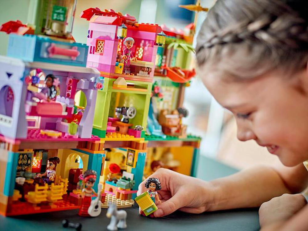 Immagine del prodotto LEGO - DISNEY CLASSIC La magica casa dei Madrigal 43245