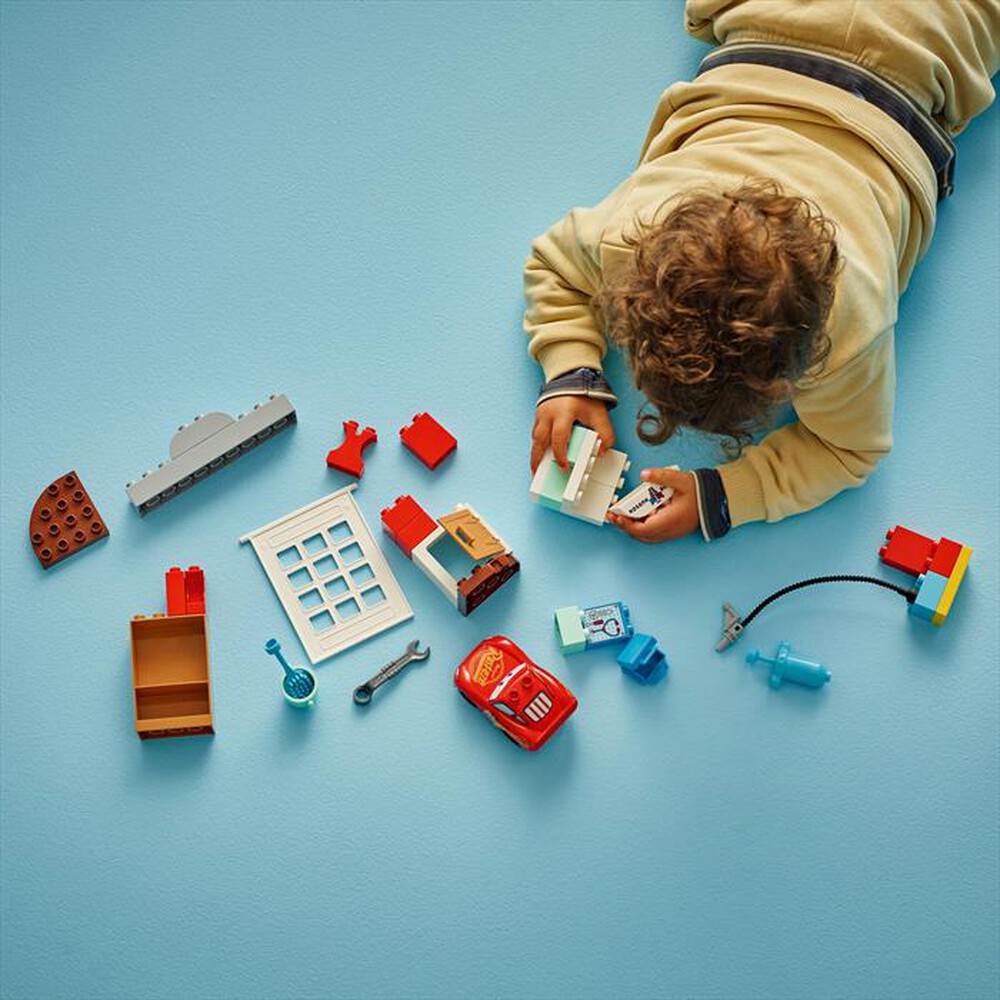 Immagine del prodotto LEGO - DUPLO Visita di McQueen all&rsquo;officina di Doc 10456