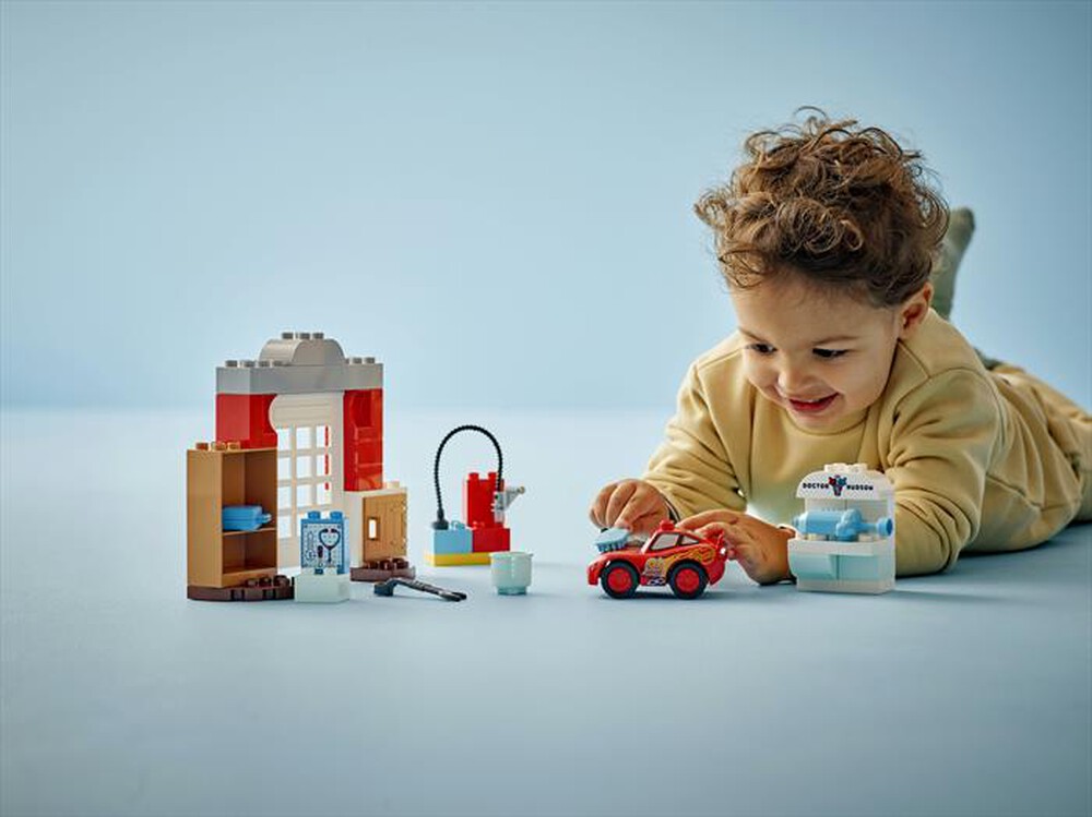 Immagine del prodotto LEGO - DUPLO Visita di McQueen all&rsquo;officina di Doc 10456