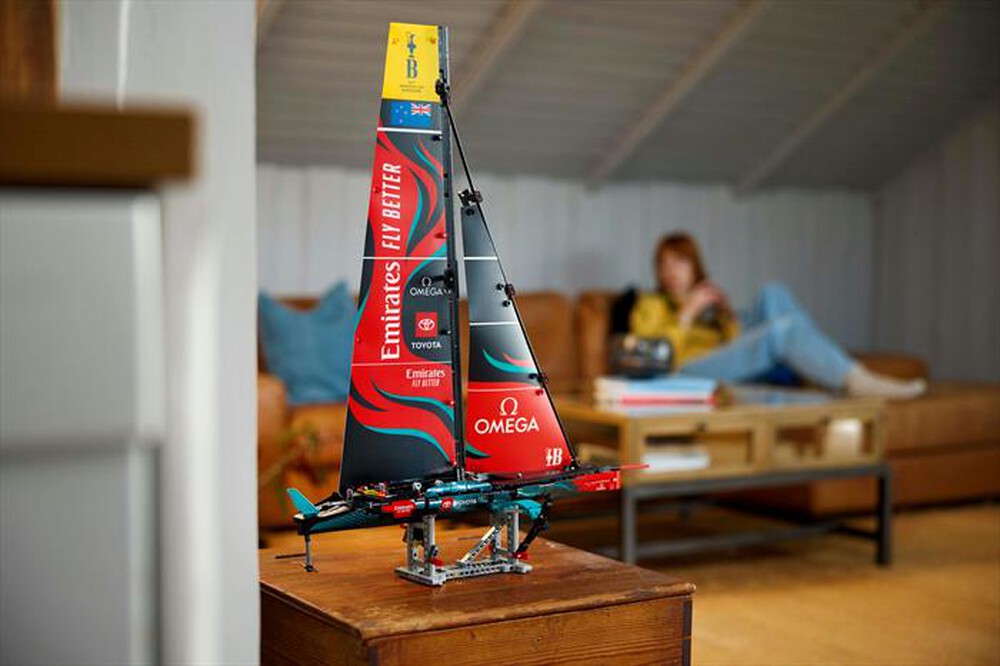 Immagine del prodotto LEGO - TECHNIC Yacht Emirates Team New Zealand AC75 42174