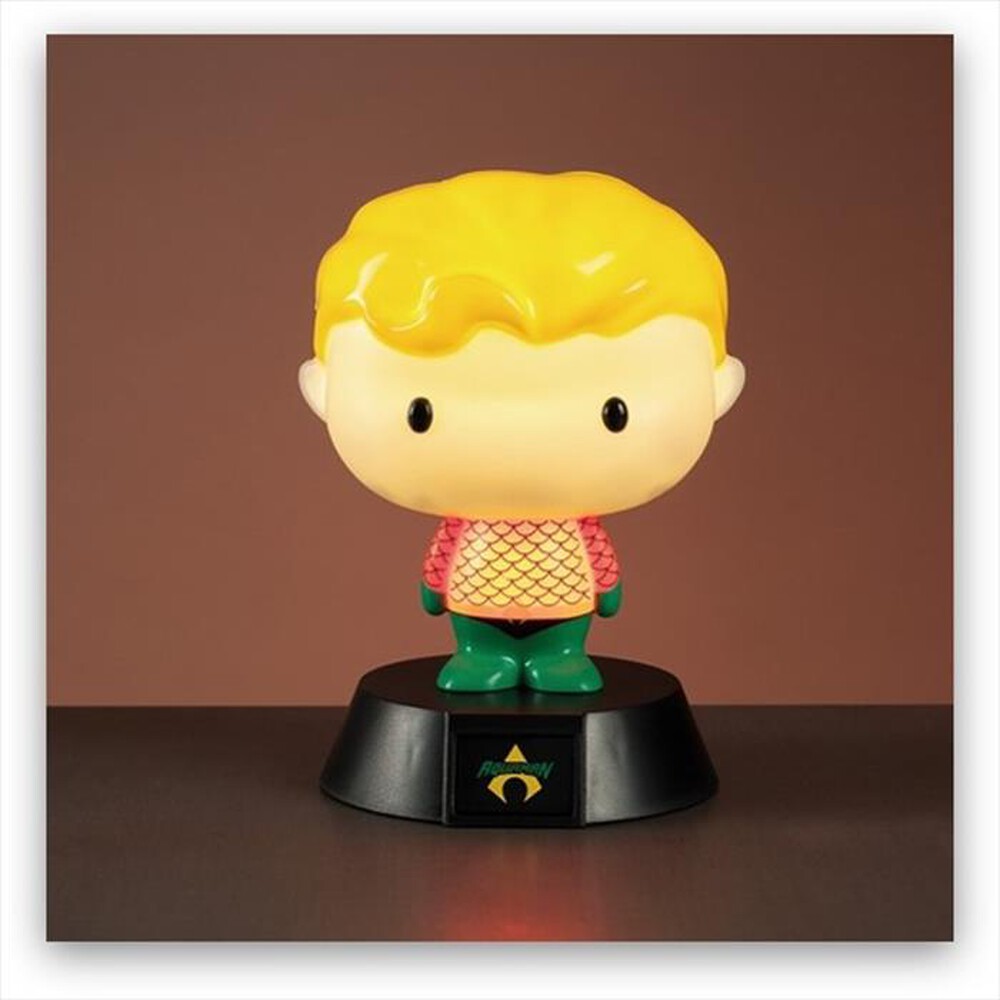"PALADONE - ICON LIGHT: AQUAMAN 3D  DC COMICS"