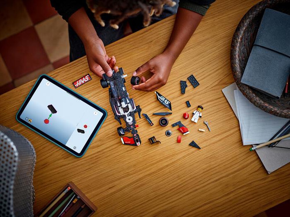 Immagine del prodotto LEGO - SPEED MoneyGram Haas F1® Team VF-24 77250