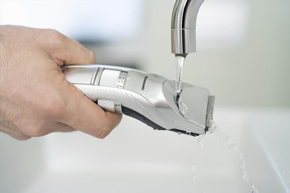 Immagine del prodotto PANASONIC - Tagliacapelli con 2 pettini ER-GC71-SILVER