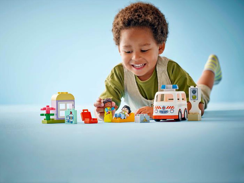 Immagine del prodotto LEGO - DUPLO Town Ambulanza e autista 10447