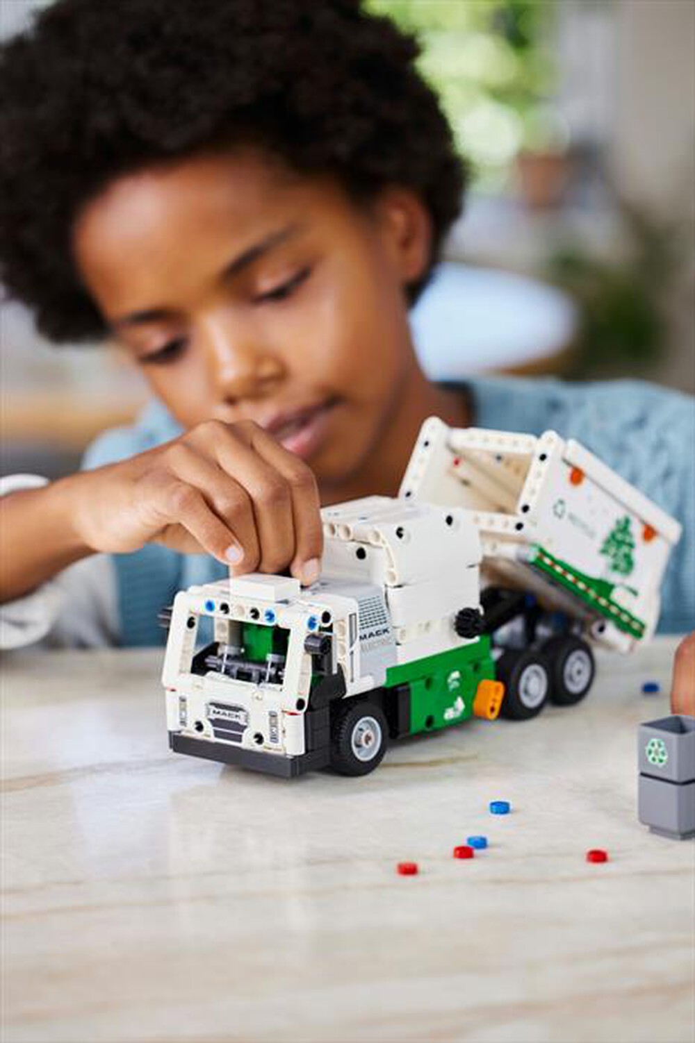 Immagine del prodotto LEGO - TECHNIC Camion spazzatura Mack LR Electric 42167