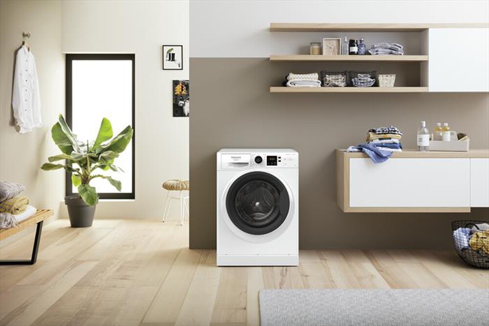 "HOTPOINT ARISTON - Lavatrice NF723WK IT N 7 Kg Classe D"